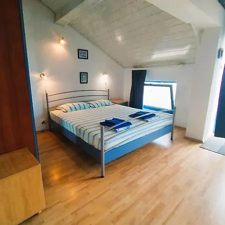 Lira Sto Appartamento *