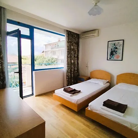 Lira Sto Appartamento Pomorie