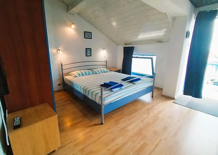 Lira Sto Apartment *