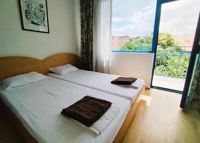 Apartment Lira Sto *