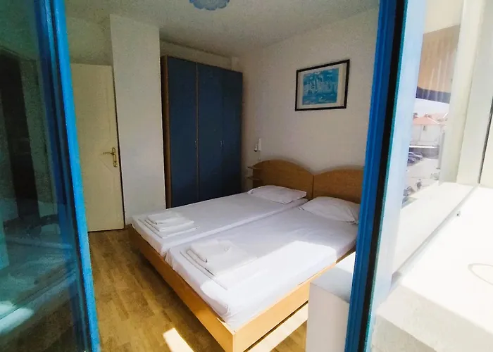 Apartment Lira Sto *