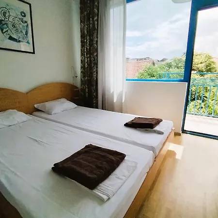 Apartment Lira Sto *