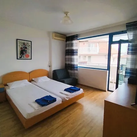 Lira Sto Apartment Pomorie