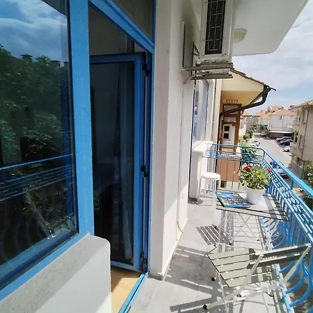 Lira Sto Apartment Pomorie
