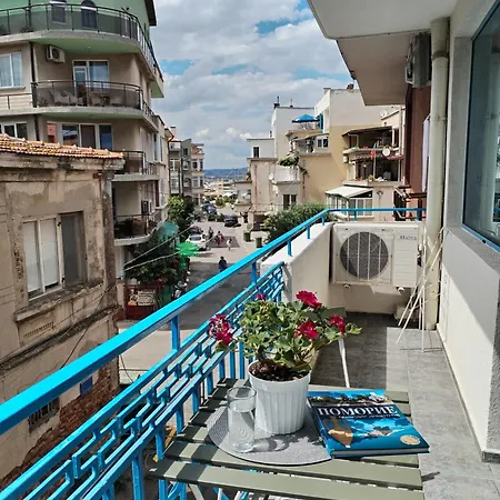 Lira Sto * Pomorie