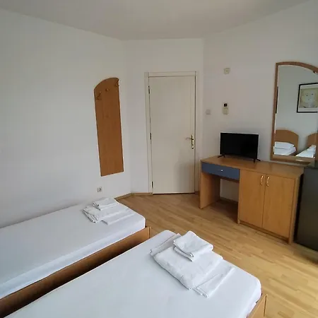 Lira Sto Apartment Pomorie