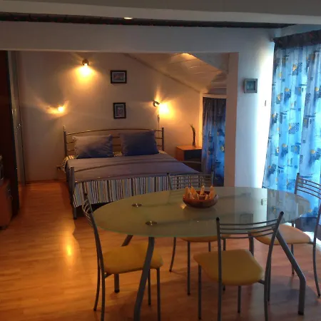 Lira Sto Apartment *